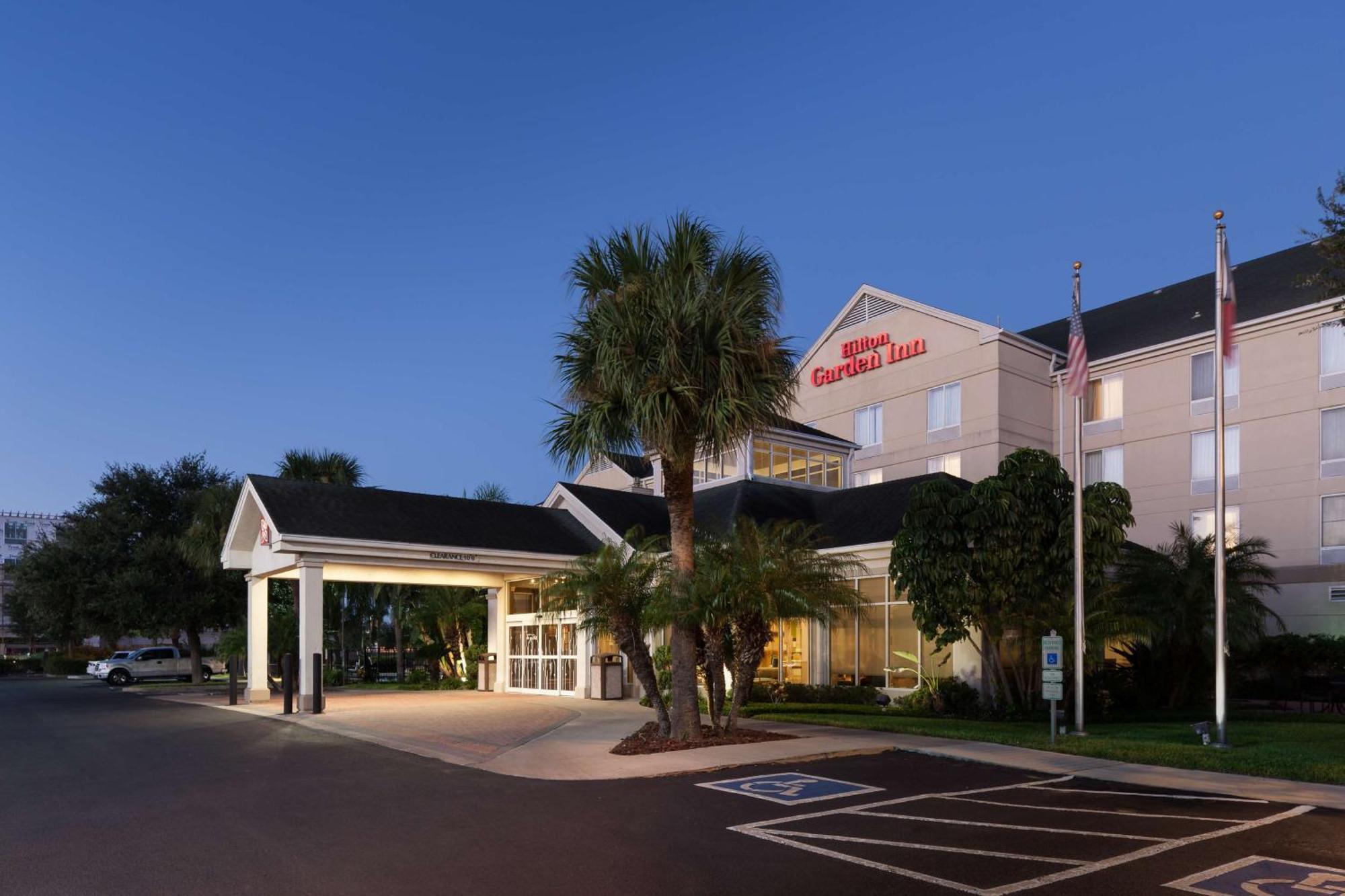 Hilton Garden Inn Mcallen Airport Exterior photo